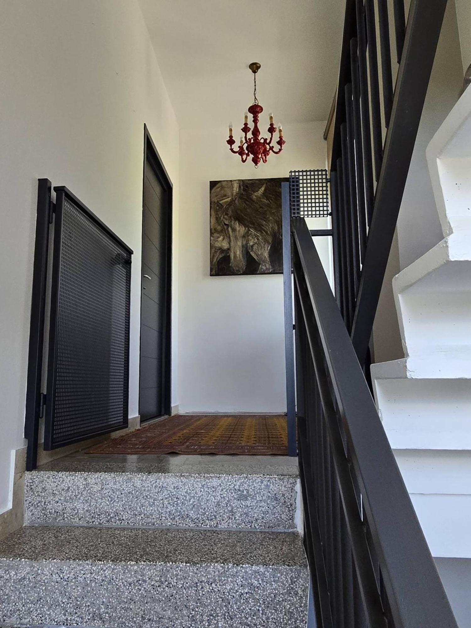 Art Garage Varese Biandronno Exterior foto